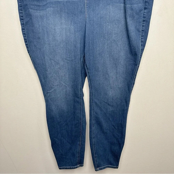 Torrid Womens  26R Bombshell Skinny Premium Stretch High-Rise Jean - Picture 6 of 13